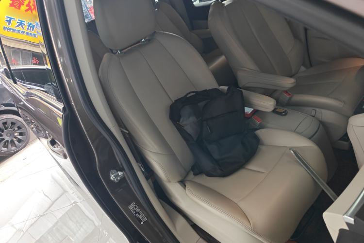Used Buick GL8 2023 Land Executive Class Smart Enjoyment Model Right Front Seat