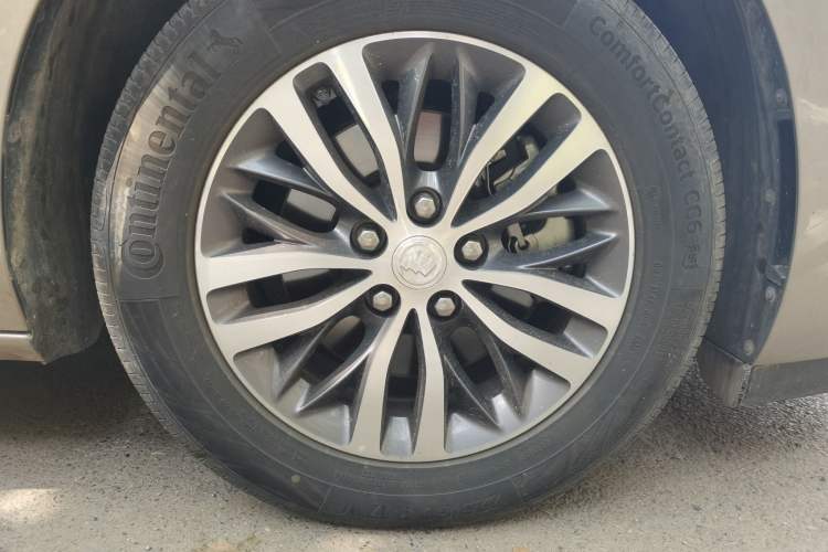Used Buick GL8 2023 ES Lu Zun Deluxe Model Right Front Wheel Hub