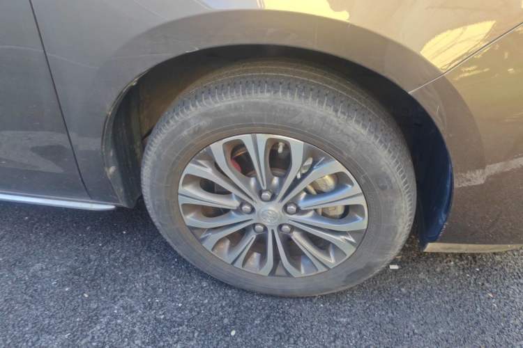 Used Buick GL8 2023 Land Executive Class Smart Enjoyment Model Right Front Wheel Hub