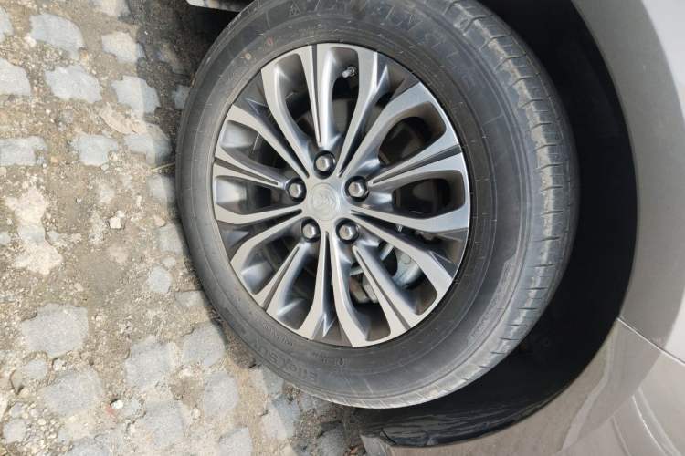Used Buick GL8 2023 Land Executive Class Smart Enjoyment Model Right Front Wheel Hub