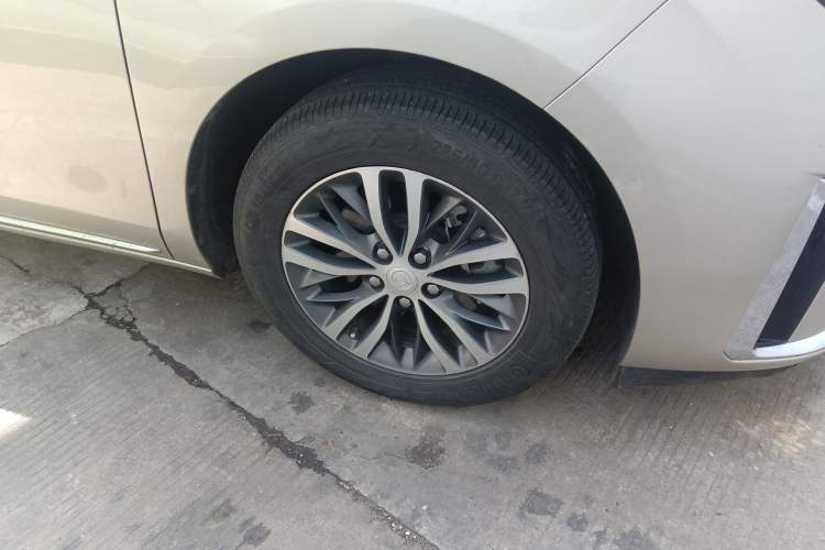 Used Buick GL8 2023 ES Lu Zun Deluxe Model Right Front Wheel Hub