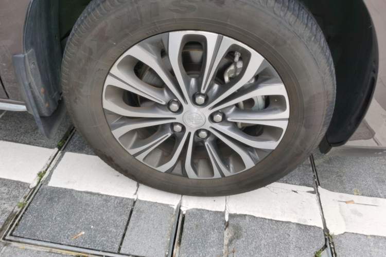 Used Buick GL8 2023 Land Executive Class Smart Enjoyment Model Right Front Wheel Hub
