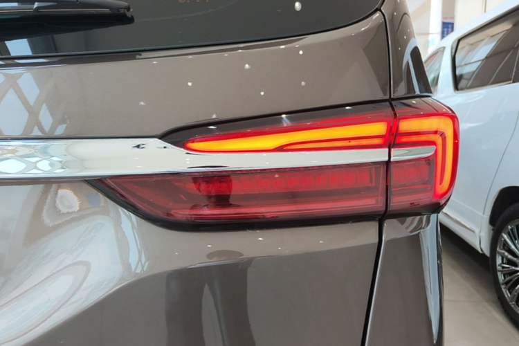 Used Buick GL8 2023 Land Executive Class Comfort Model Right Rear Taillight
