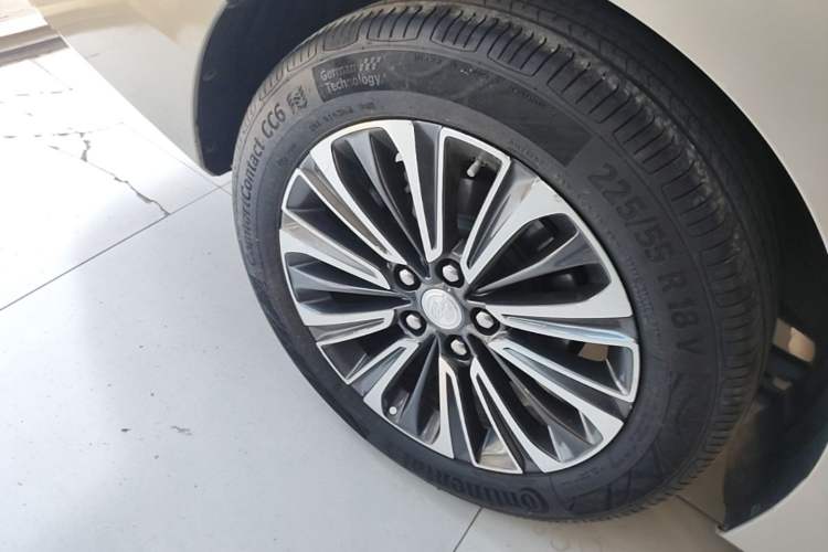 Used Buick GL8 2023 ES Lu Zun Luxury Model Right Rear Wheel Hub