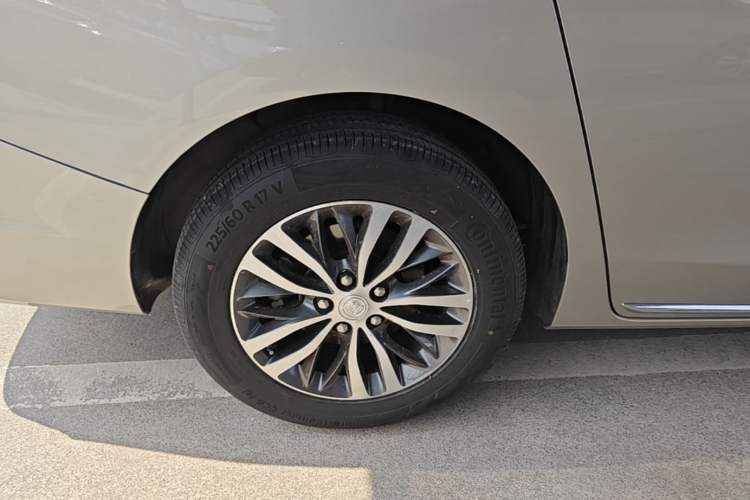 Used Buick GL8 2023 ES Lu Zun Deluxe Model Right Rear Wheel Hub