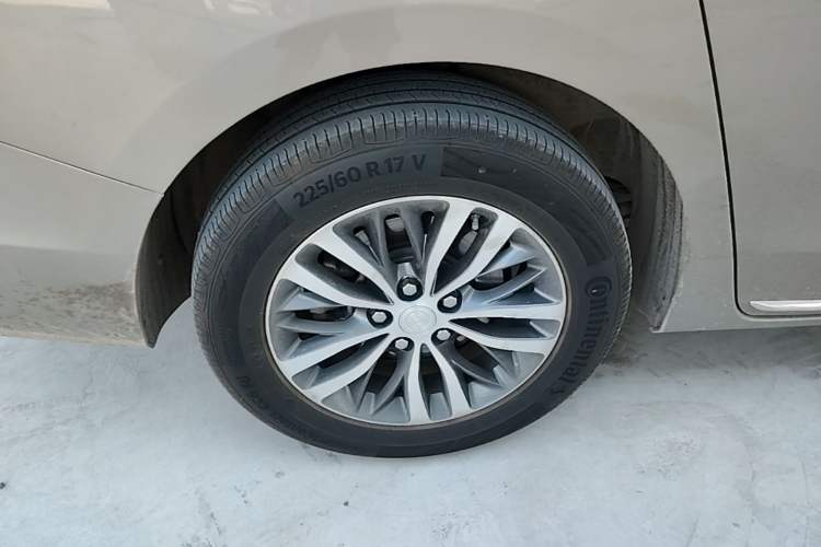 Used Buick GL8 2023 ES Lu Zun Deluxe Model Right Rear Wheel Hub