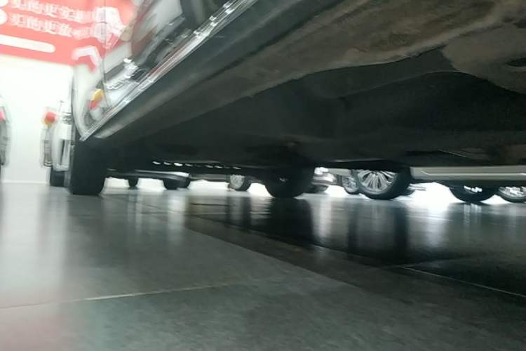 Used Buick GL8 2023 Facelifted Land Cruiser Executive Luxury Version Right Side Sill