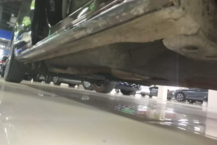 Used Buick GL8 2023 Land Executive Class 652T Luxury Model Right Side Sill