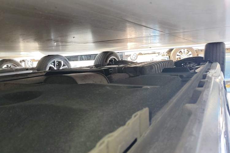 Used Buick GL8 2023 ES Lu Zun Luxury Model Right Side Sill