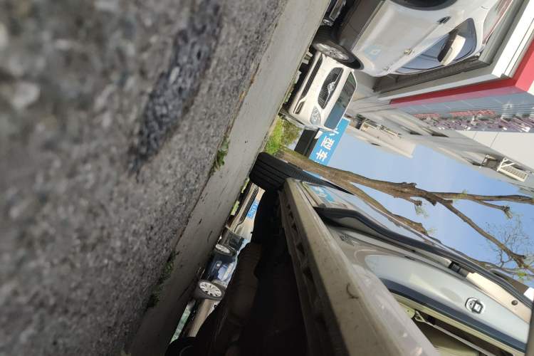 Used Buick GL8 2023 ES Lu Zun Deluxe Model Right Side Sill