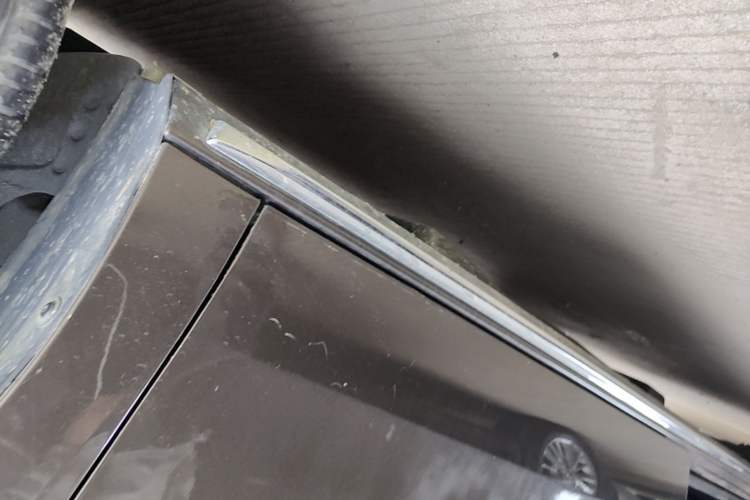 Used Buick GL8 2023 Land Executive Class Smart Enjoyment Model Right Side Sill