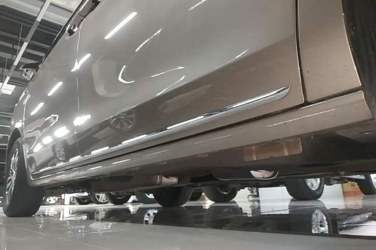 Used Buick GL8 2023 ES Lu Zun Deluxe Model Right Side Sill