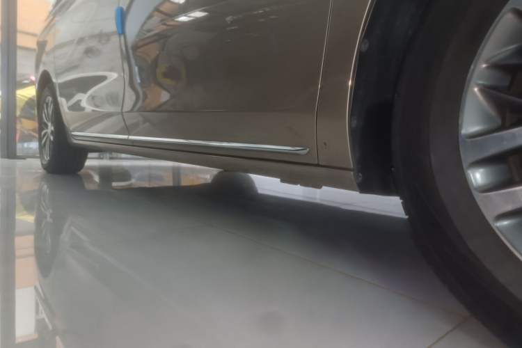Used Buick GL8 2023 ES Lu Zun Deluxe Model Right Side Sill