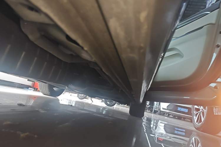 Used Buick GL8 2023 ES Lu Zun Comfort Model Right Side Sill