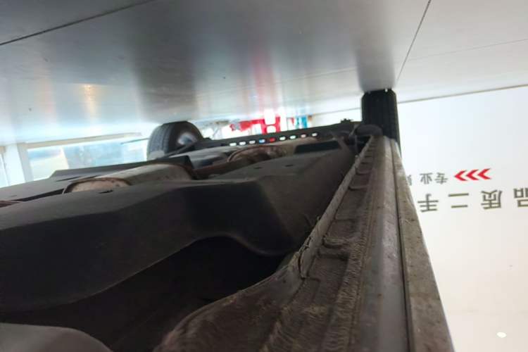 Used Buick GL8 2023 Land Executive Class Comfort Model Right Side Sill