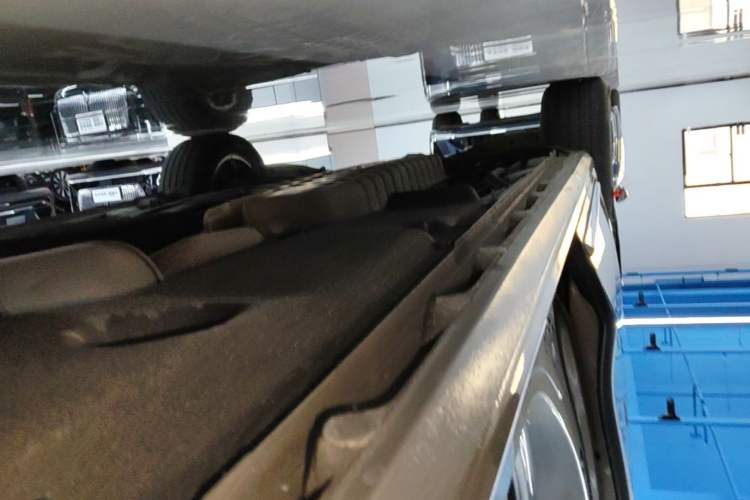 Used Buick GL8 2023 ES Lu Zun Deluxe Model Right Side Sill