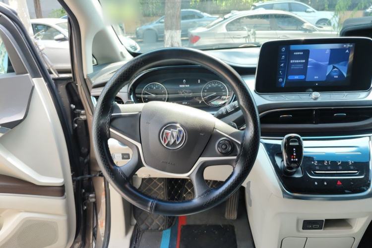 Used Buick GL8 2023 Land Executive Class Comfort Model Steering Wheel