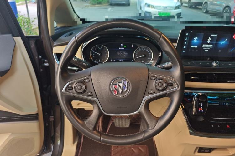 Used Buick GL8 2023 Facelifted Land Cruiser Executive Luxury Version Steering Wheel