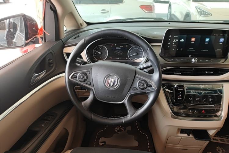 Used Buick GL8 2023 Facelifted Land Cruiser Executive Luxury Version Steering Wheel