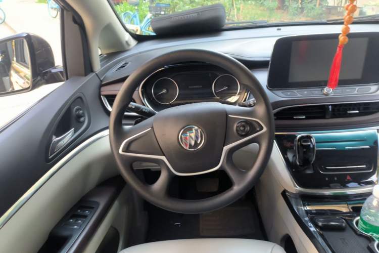 Used Buick GL8 2023 Land Executive Class Comfort Model Steering Wheel