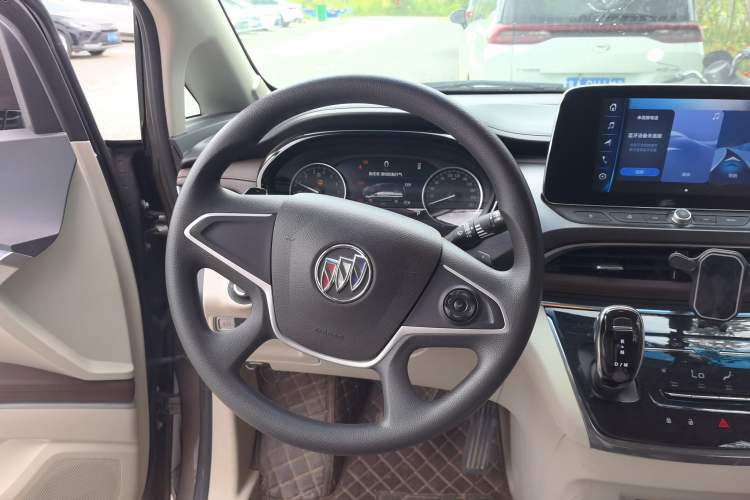 Used Buick GL8 2023 Land Executive Class Comfort Model Steering Wheel