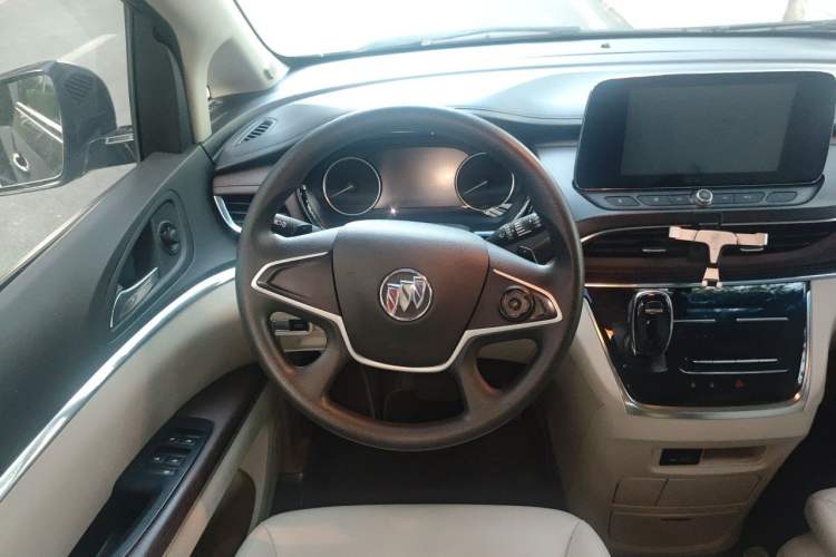 Used Buick GL8 2023 Land Executive Class Comfort Model Steering Wheel