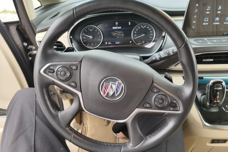 Used Buick GL8 2023 Facelifted Land Cruiser Executive Luxury Version Steering Wheel