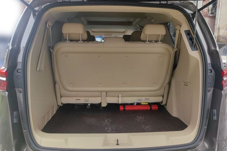 Used Buick GL8 2023 Land Executive Class Deluxe Model Trunk