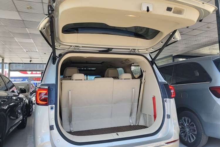 Used Buick GL8 2023 ES Lu Zun Luxury Model Trunk