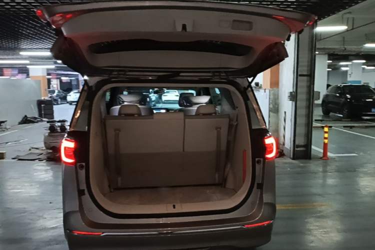 Used Buick GL8 2023 ES Lu Zun Comfort Model Trunk