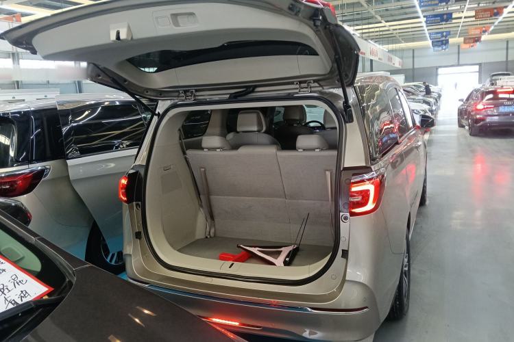 Used Buick GL8 2023 ES Lu Zun Comfort Model Trunk