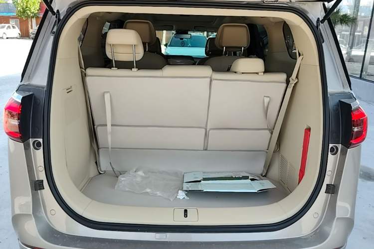 Used Buick GL8 2023 ES Lu Zun Deluxe Model Trunk