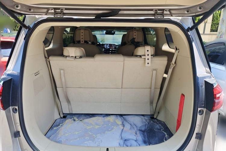 Used Buick GL8 2023 ES Lu Zun Deluxe Model Trunk