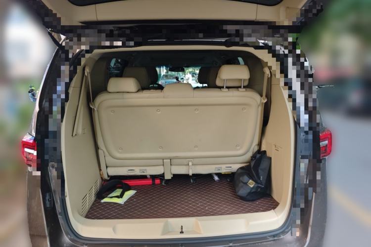 Used Buick GL8 2023 Facelifted Land Cruiser Executive Luxury Version Trunk