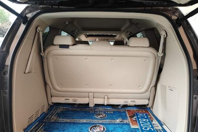 Used Buick GL8 2023 Facelifted Land Cruiser Executive Luxury Version Trunk