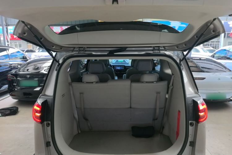 Used Buick GL8 2023 ES Lu Zun Comfort Model Trunk