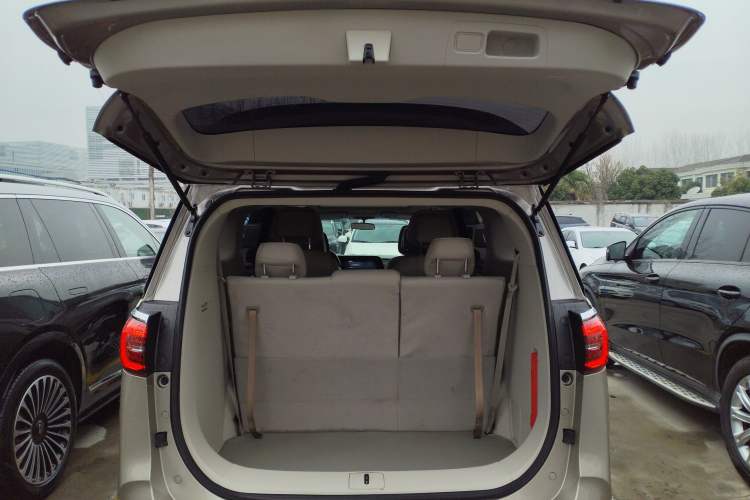 Used Buick GL8 2023 ES Lu Zun Comfort Model Trunk
