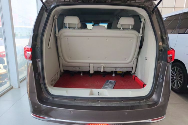 Used Buick GL8 2023 Land Executive Class Comfort Model Trunk