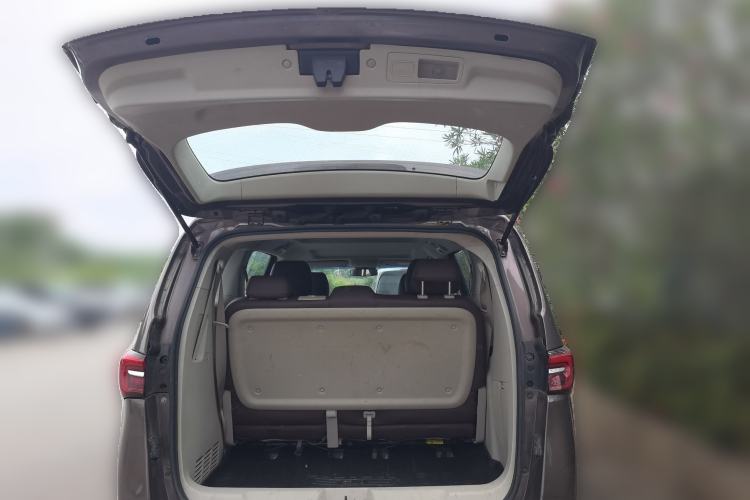 Used Buick GL8 2023 Land Executive Class Comfort Model Trunk