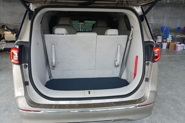 Used Buick GL8 2023 ES Lu Zun Luxury Edition and Yue Version Trunk