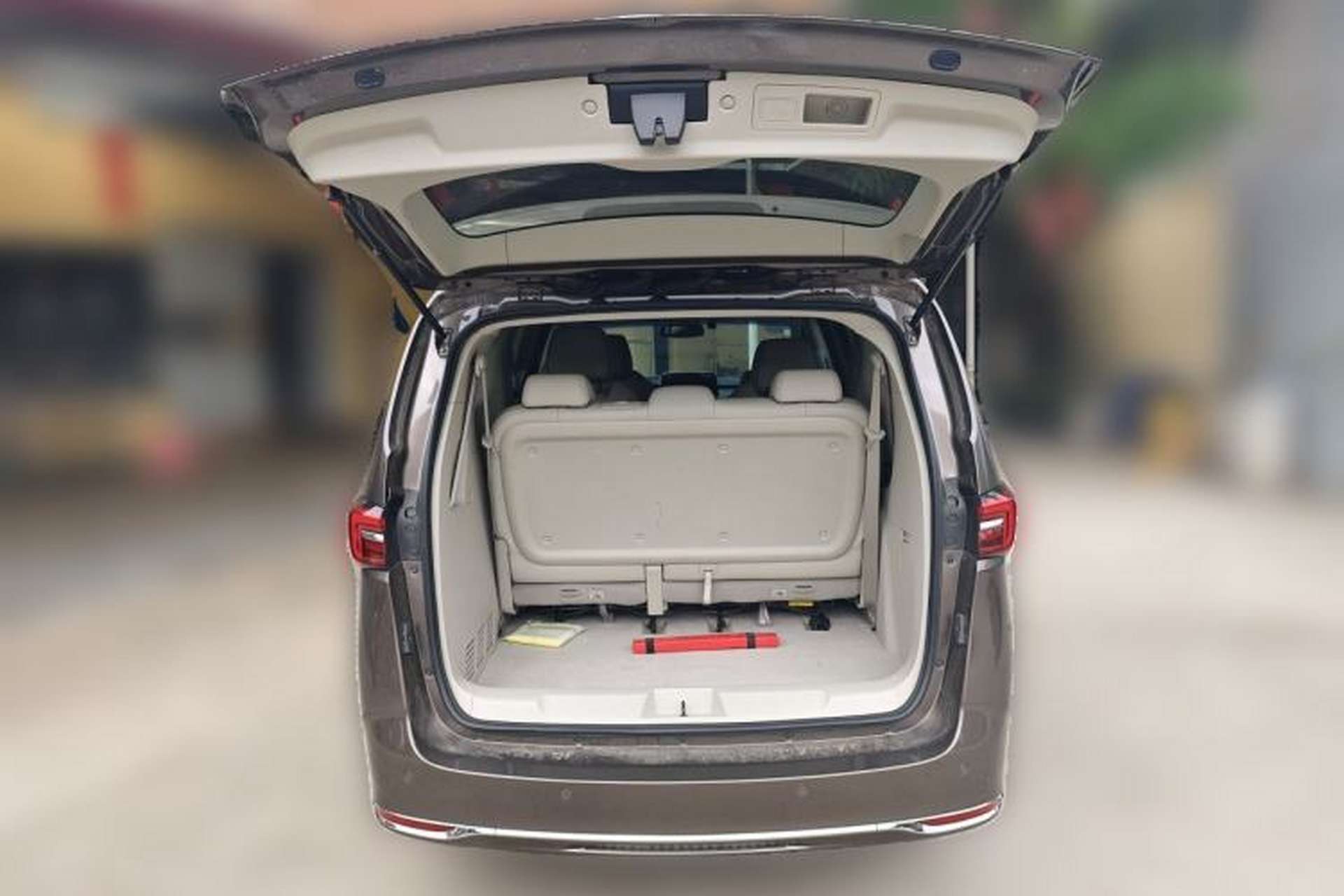 Used Buick GL8 2023 Land Executive Class 652T Luxury Model Trunk