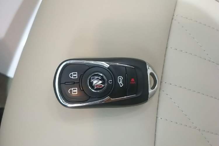 Used Buick GL8 2023 Facelifted Land Cruiser Executive Luxury Version Vehicle Key