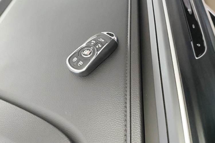 Used Buick GL8 2023 ES Lu Zun Luxury Model Vehicle Key