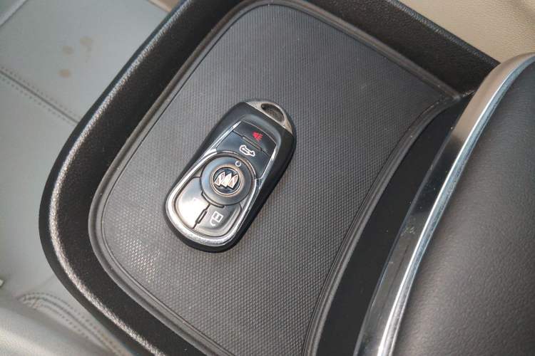 Used Buick GL8 2023 ES Lu Zun Comfort Model Vehicle Key
