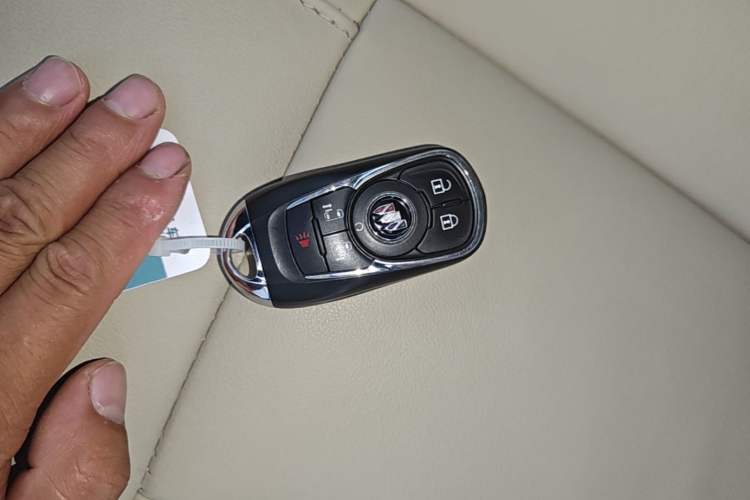 Used Buick GL8 2023 ES Lu Zun Deluxe Model Vehicle Key