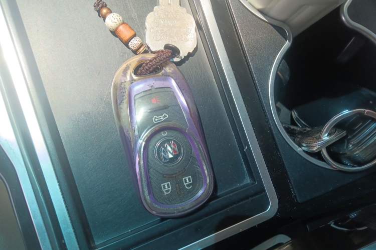 Used Buick GL8 2023 ES Lu Zun Deluxe Model Vehicle Key