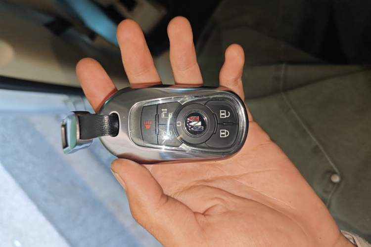 Used Buick GL8 2023 ES Lu Zun Comfort Model Vehicle Key