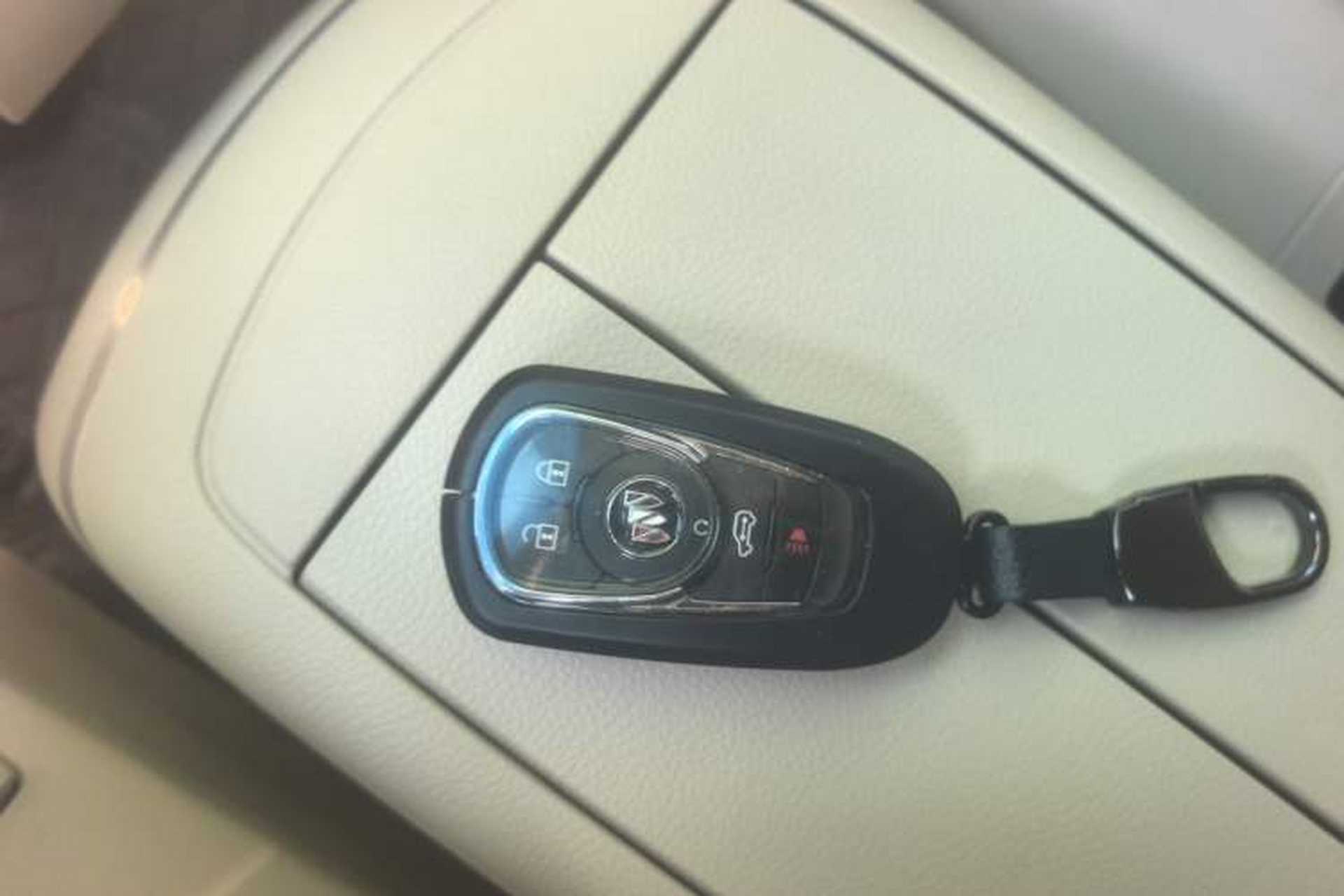 Used Buick GL8 2023 Land Executive Class 652T Luxury Model Vehicle Key