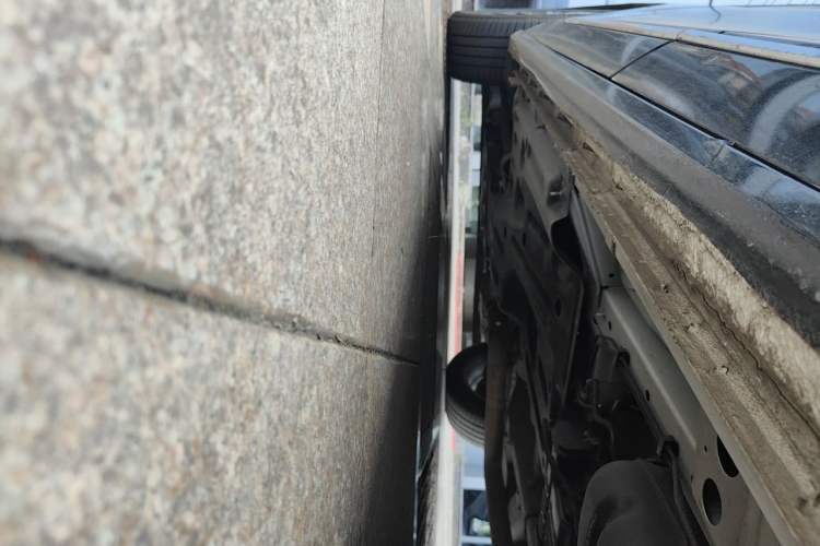Used Buick GL8 2025 Lu Zun Deluxe Edition Chassis Rear Left