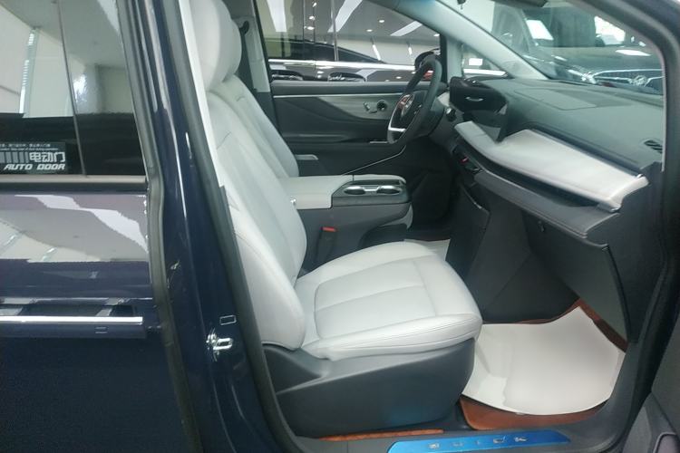 Used Buick GL8 2025 Lu Zun Smart Enjoyment Edition Right Front Seat